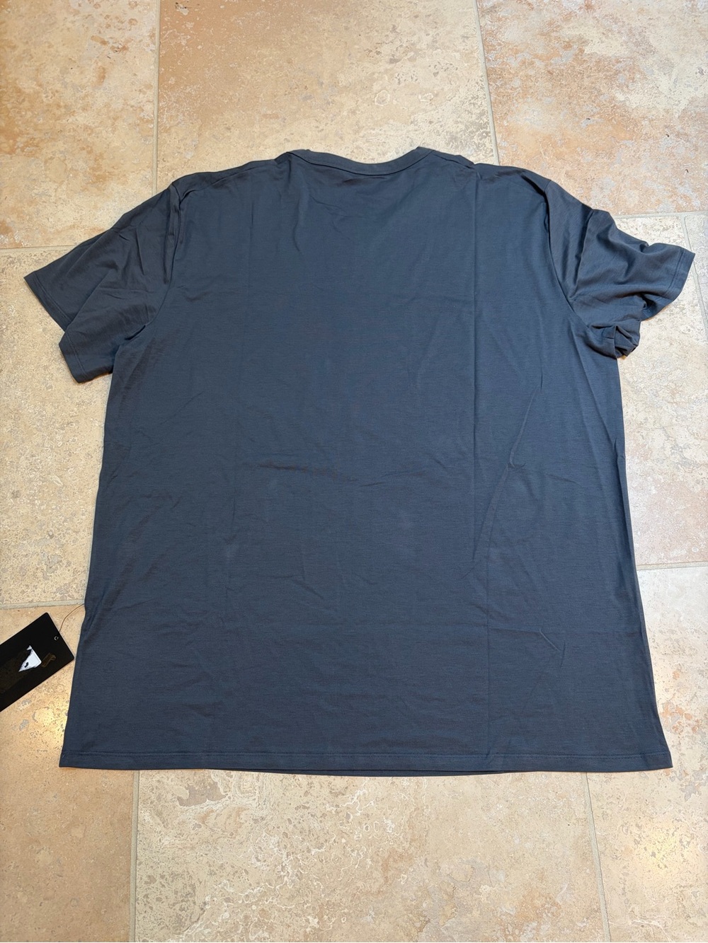 Lululemon men’s Fundamental T NWT - Picture 3 of 3